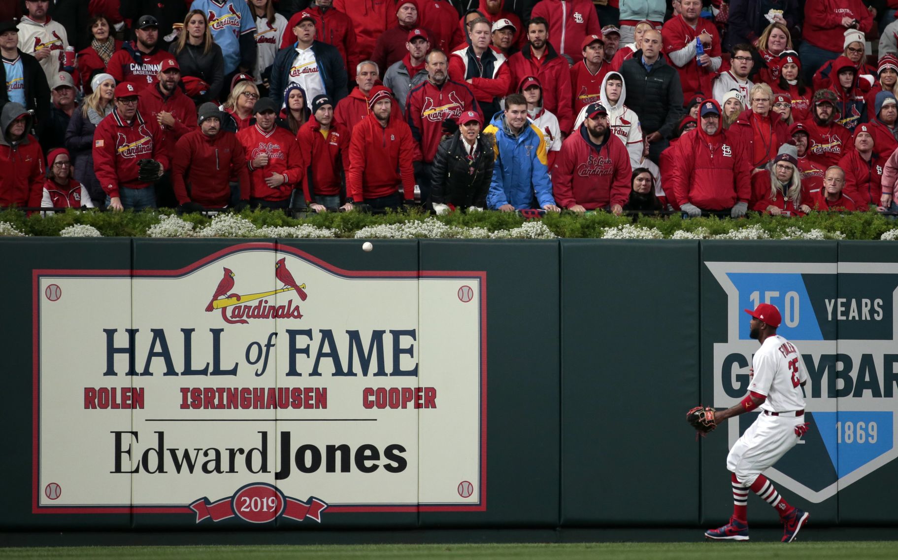 Cardinals, Nationals open NLCS at Busch